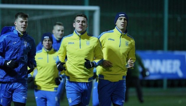 Букмекери назвали фаворита футбольного матчу Україна - Японія