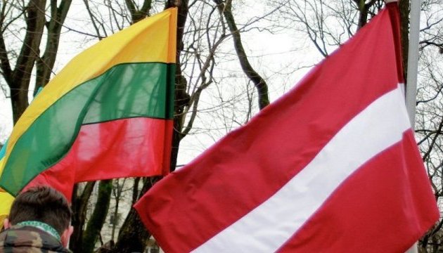 Латвія, Литва та Естонія висилають дипломатів РФ і розширюють “чорний список”