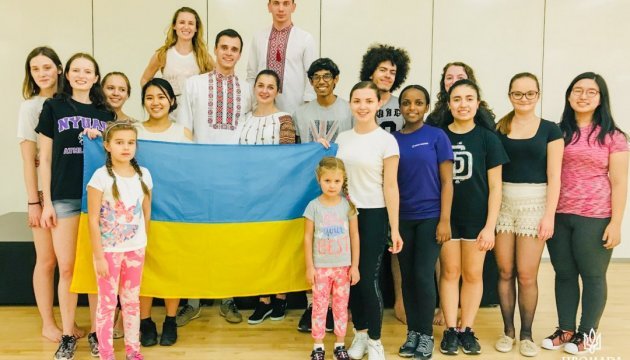 В ОАЕ відбувся перший майстер-клас з українського народного танцю