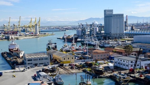 В італійському порту вибухнула цистерна, є загиблі