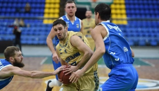 Баскетбол: «Миколаїв» сенсаційно переміг «Будівельник» на старті плей-офф Суперліги