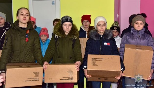 Українська діаспора у США передала гуманітарну допомогу дітям Донбасу