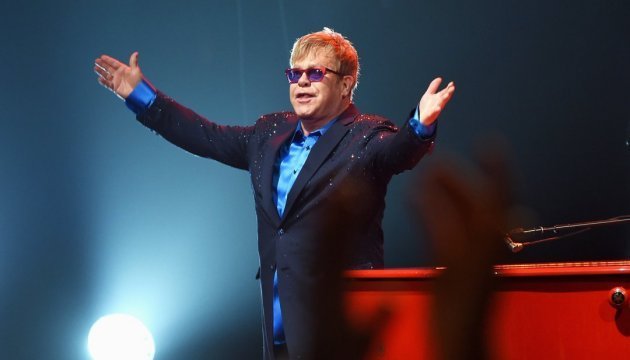 Ukrainian artist creates illustrations for Elton John's album. Video