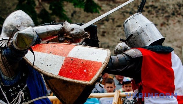 Луцьк відправить переодягнених туристів на лицарські бої 