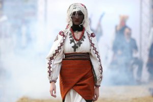 Präsentation der Kleidung im Ethno-Stil Etno fashion day in Lwiw