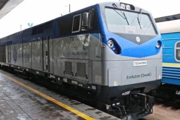 На локомотивах General Electric майже третина вантажних перевезень на теплотязі - УЗ