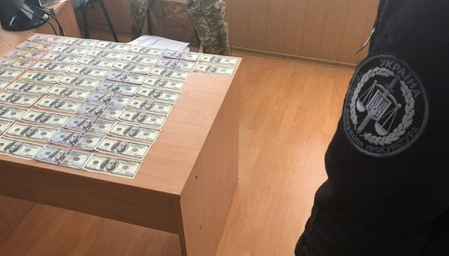 Голова сільради намагався дати хабара військовому прокурору Одеського гарнізону