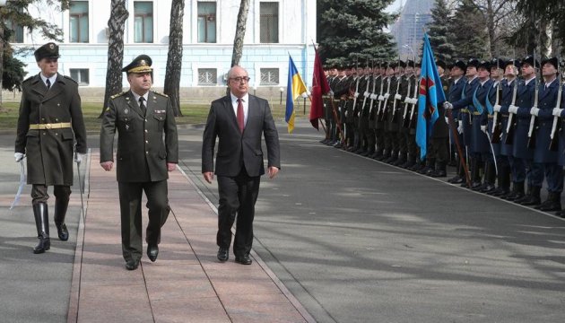 Ukraine und Portugal wollen im Militärbereich zusammenarbeiten