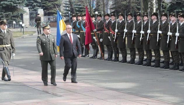 Міністри оборони України та Португалії зустрілися у Києві