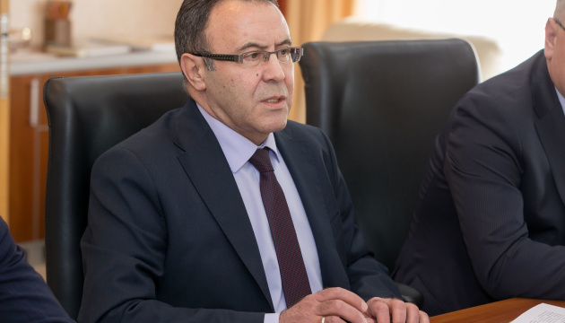 Президент звільнив посла України у Молдові