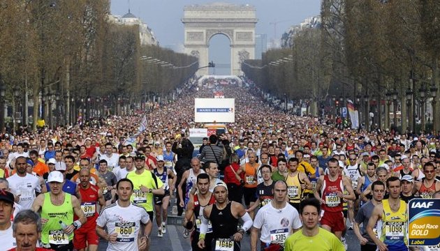 У Паризькому марафоні перемогли кенійці