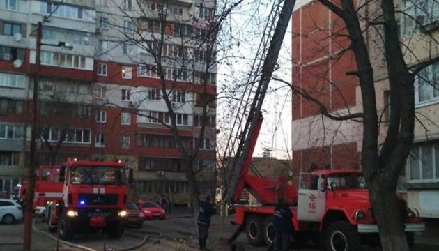 У Києві горіла багатоповерхівка, двоє людей госпіталізовані