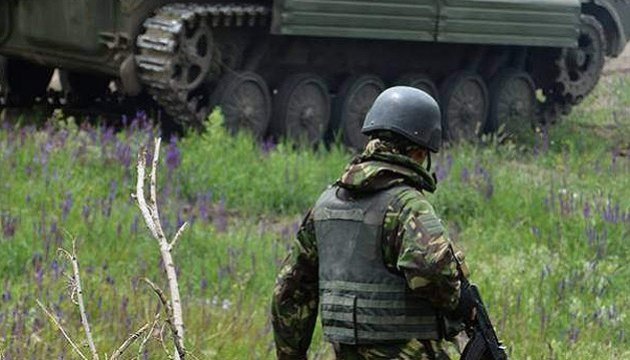 Im Donbass ein Verteidiger getötet, sechs verletzt