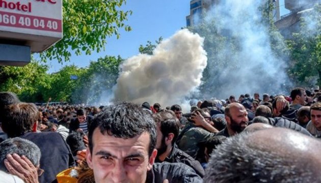 Єреванська поліція затримала більш як 60 протестувальників