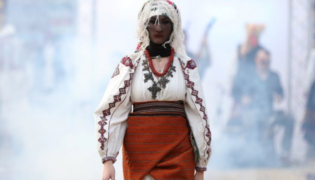 Lviv acoge el desfile de moda  Ethno fashion day