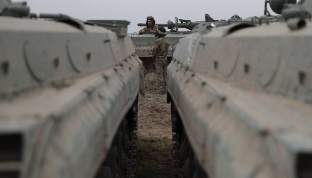 Ostukraine: Armeestellungen unter Artilleriebeschuss, ein Soldat getötet