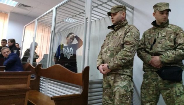 Савченко доставили до суду для відбору біозразків