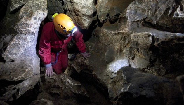 У Франції в печері застрягли вісім спелеологів