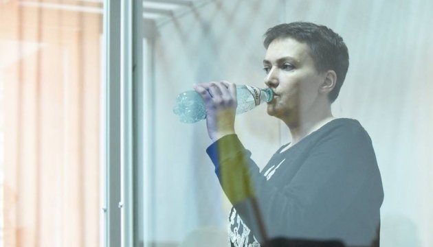 Сестра розповіла про будні Савченко в СІЗО: схуднення, БАДи та “операція на зубі”