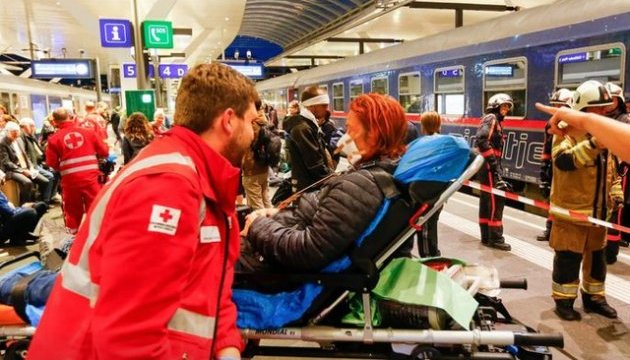 Кількість постраждалих при аварії потягів в Австрії зросла до 54 