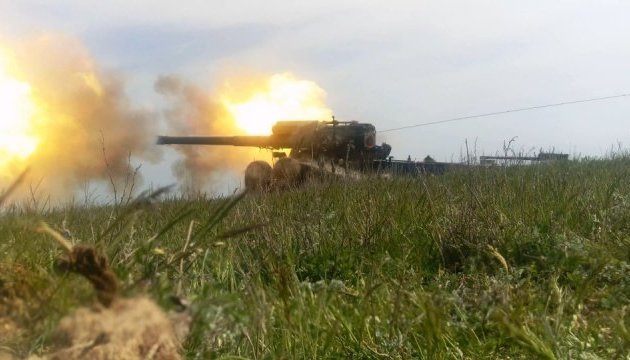 L'Ukraine a mené des exercices militaires près de la frontière administrative avec la Crimée L'Ukraine a mené des exercices militaires près de la frontière administrative avec la Crimée