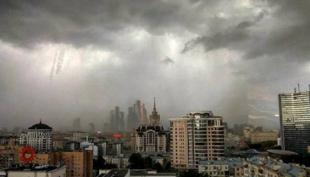 На Москву обрушився шторм, постраждали 12 осіб