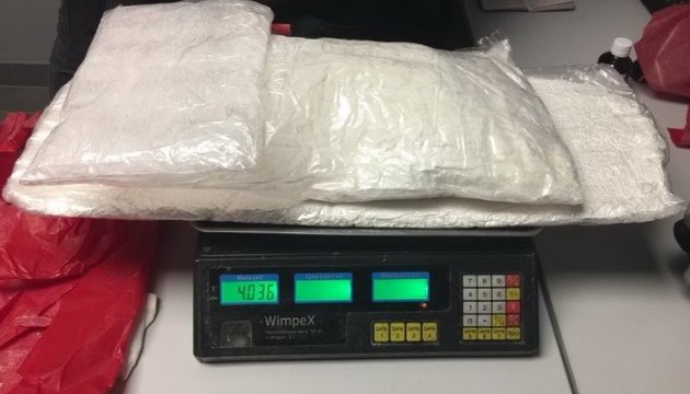 Контрабанда зі Сходу: в аеропорту Одеси вилучили чотири кілограми кокаїну