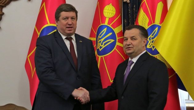 Ukrainian, Lithuanian defense ministers discuss development of Ukrainian Armed Forces