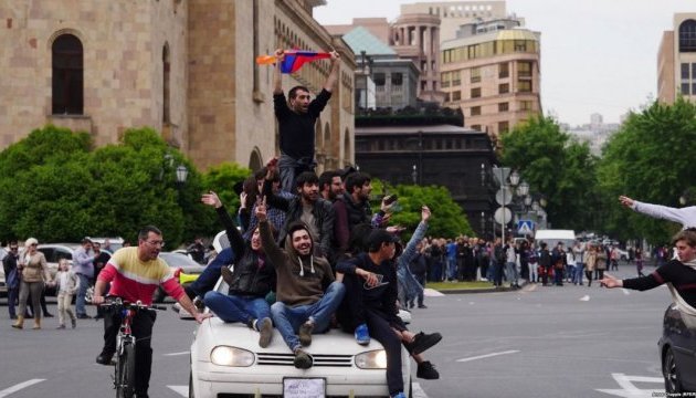Уряд Вірменії пішов у відставку 