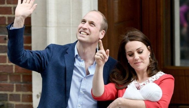Подружжя Вільяма та Кейт показали маленького принца