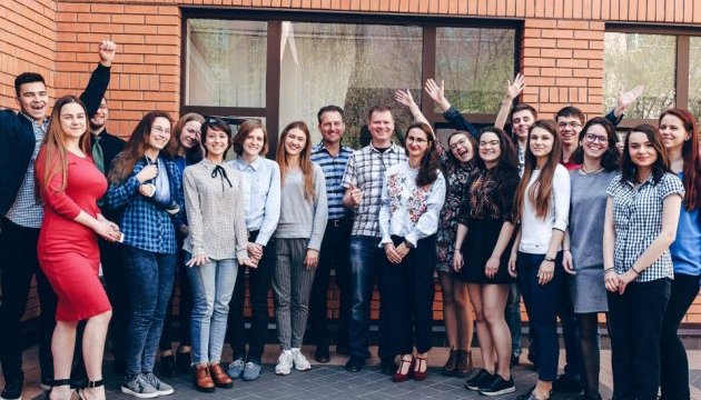 Україна відправляє півсотні студентів на стажування до Канади 