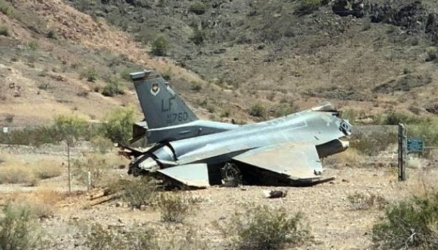 У США розбився військовий літак F-16