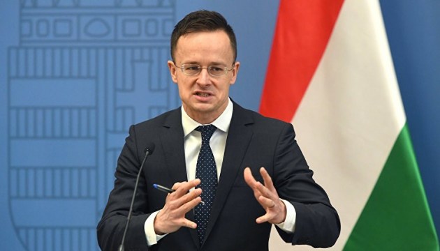 Péter Szijjártó déclare que la Hongrie continuera de bloquer la réunion de la Commission Ukraine-OTAN