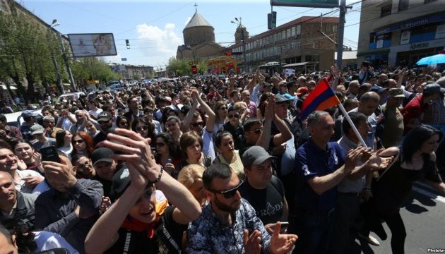У Вірменії тривають масові протести