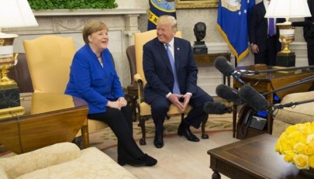 Меркель пообіцяла Трампу довести оборонний бюджет до 2 відсотків ВВП