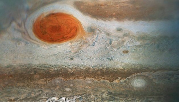 NASA показало нове фото гігантського урагану на Юпітері