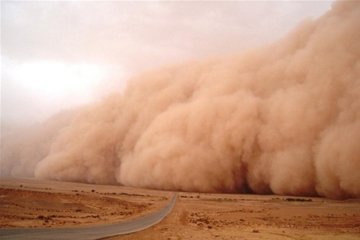 Пыльная буря накрыла лагерь беженцев в Сирии