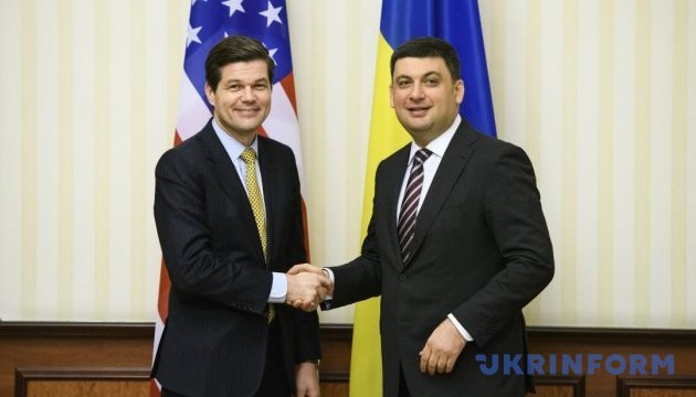 Groysman discute con el subsecretario de Estado de Estados Unidos la cooperación con el FMI