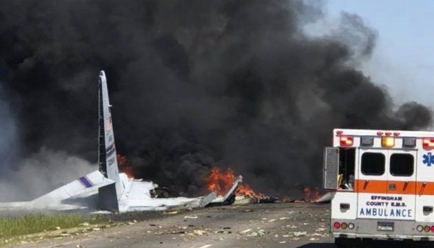 Аварія військового літака в США: загинули дев'ять осіб