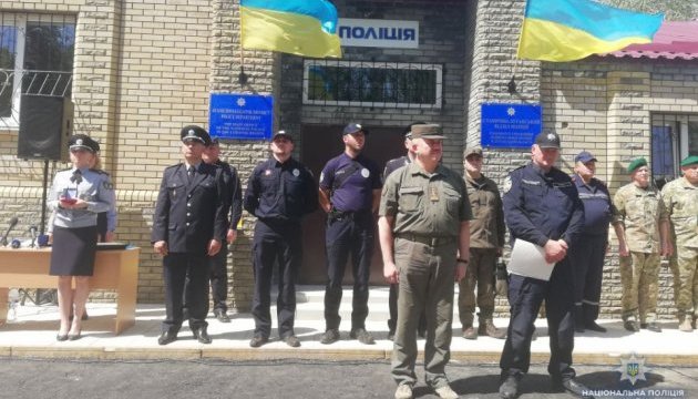 За 150 метрів від фронту: Аваков і Князєв відкрили відділ поліції на Донбасі