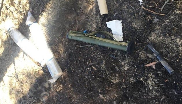 Лісова пожежа на Луганщині: правоохоронці знайшли три гранатомети