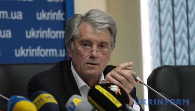 Ющенко заперечує змову з Януковичем щодо Межигір’я