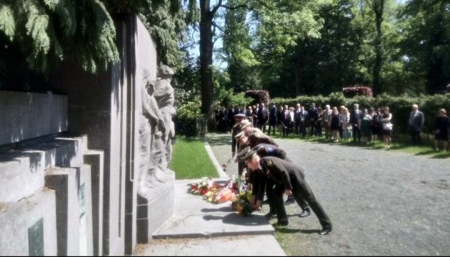 Ukrainian diplomats in Brussels commemorate victims of World War II. Photos