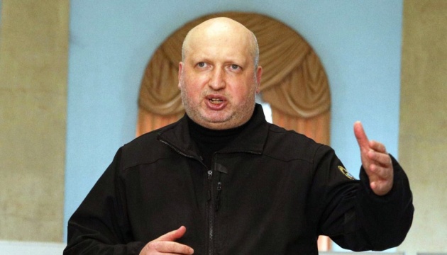 Turchynov: Minsk es la única plataforma donde las negociaciones entre Ucrania y Rusia van sin armas