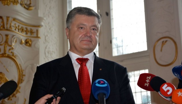 Porochenko appelle la communauté internationale à faire pression sur la Russie pour qu'elle libère les prisonniers politiques