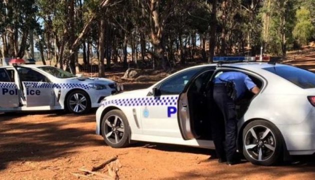  На австралійській фермі знайшли вбитими трьох дорослих і чотирьох дітей