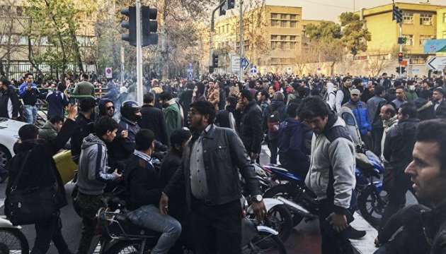 Тисячі іранців вийшли на протест проти рішення Трампа