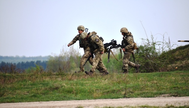 Окупанти стріляють зі 120-мм мінометів, поранений боєць ООС