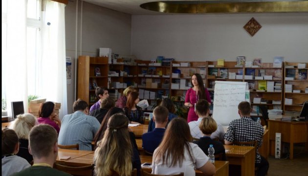 Молодь майже з 30 міст України змагається у дебатному турнірі з політичних реформ