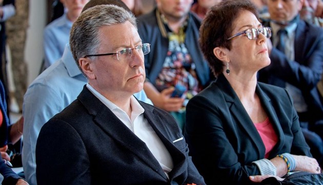 Zhebrivsky, Volker, Yovanovitch discuten la situación en Donbás